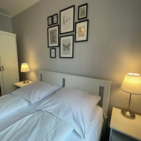 Wolin-travel Dom Przy Parku Apartamento