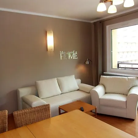 Wolin-travel Dom Przy Parku * مينززدرويه